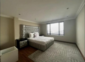 4 Bedroom Elegant House in Bryanston Sandton